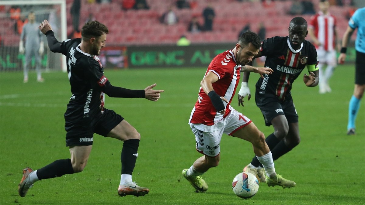 Samsunspor, Gaziantep FK'yi 2-1 Yenerek 40 Puanı Buldu