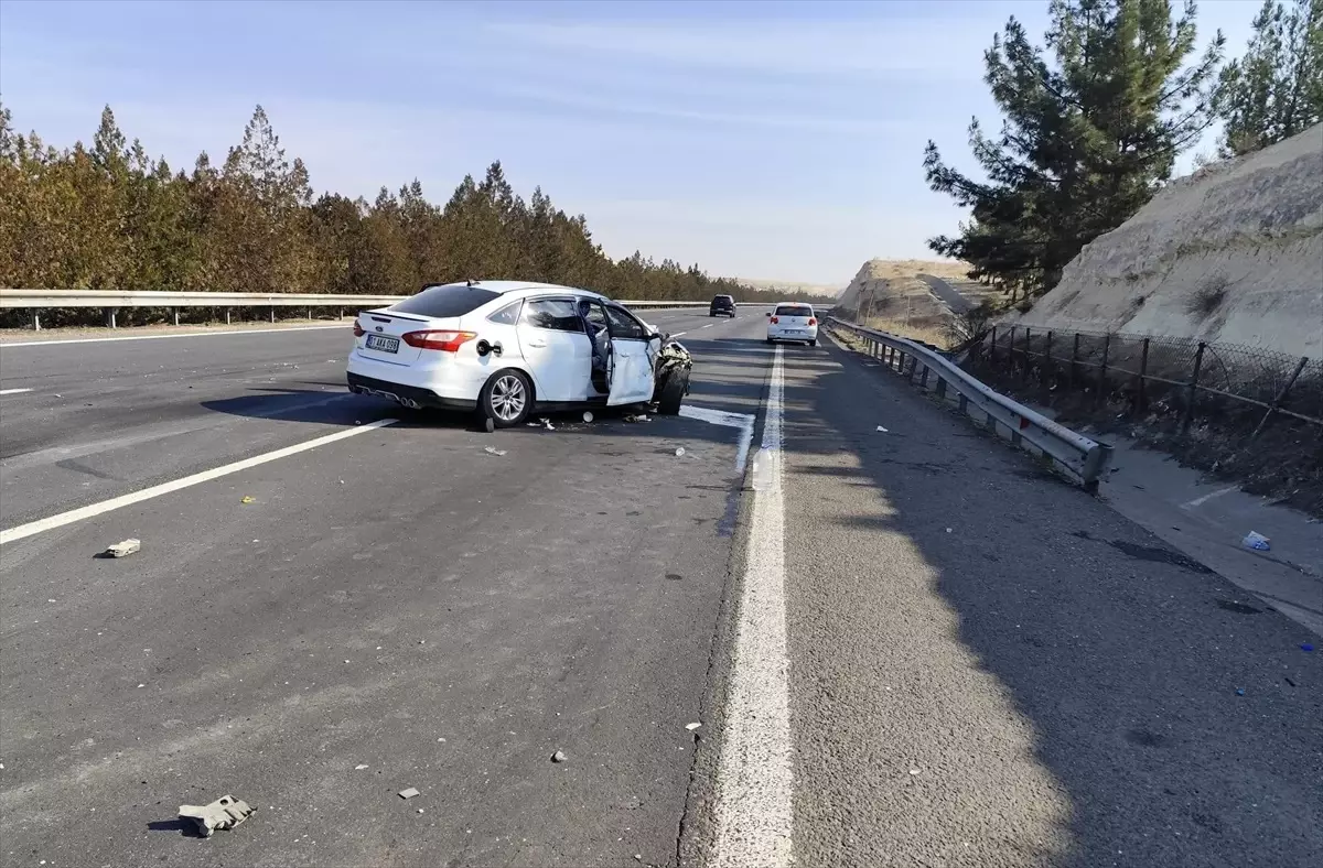 Şanlıurfa'da İki Otomobilin Çarpışması: 10 Yaralı