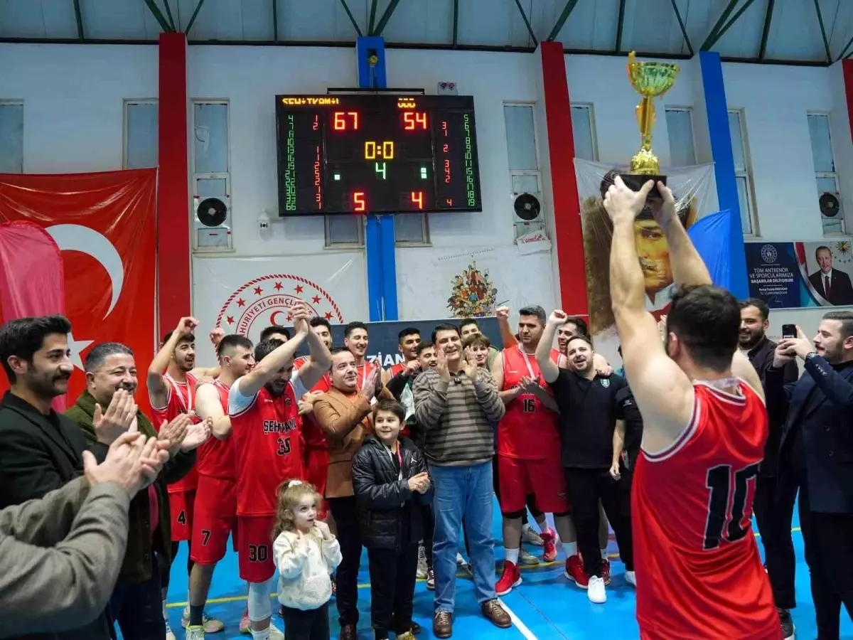 Şehitkamil Belediyespor Basketbol Takımı Şampiyon Oldu