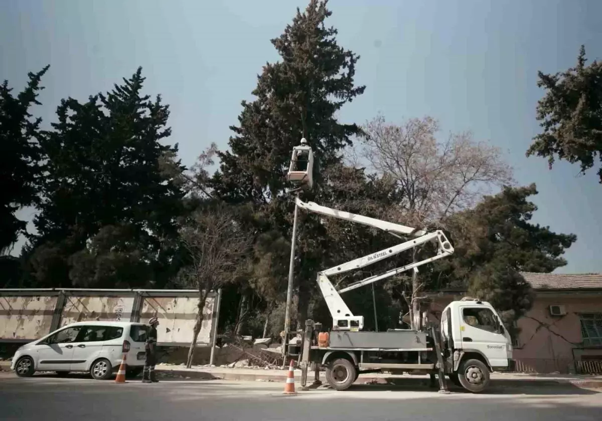 Toroslar EDAŞ'ın Deprem Bölgesine Enerji Desteği ve Yeniden İnşa Çalışmaları