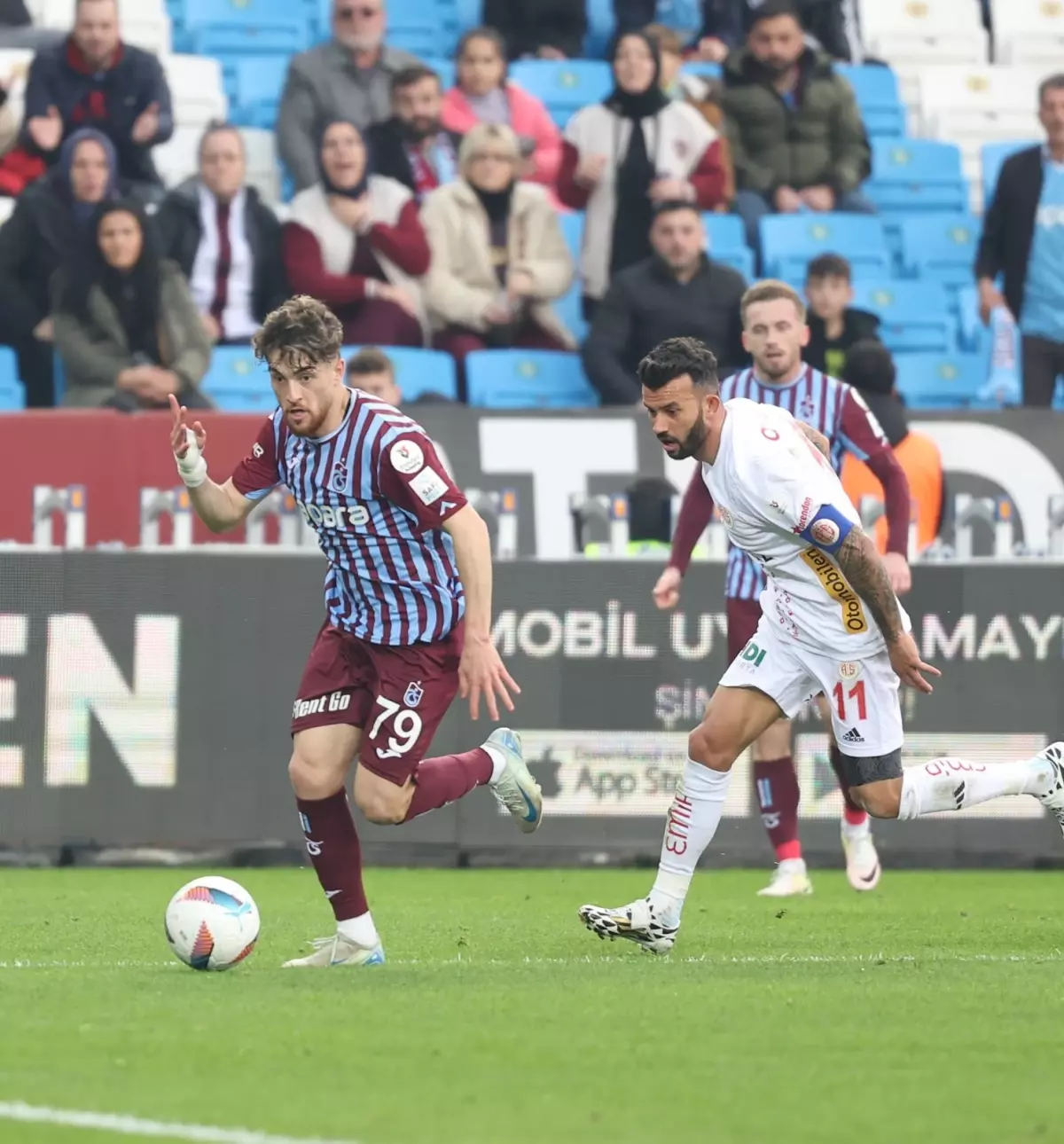 Trabzonspor'un İlk Yarısı: Zirve Hesapları ve Performans Analizi