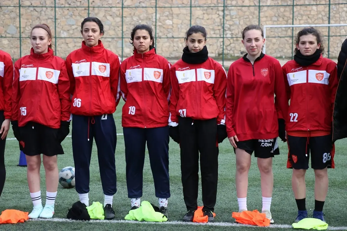 Amasis Kadın Takımı Depremde Hayatını Kaybedenleri Andı