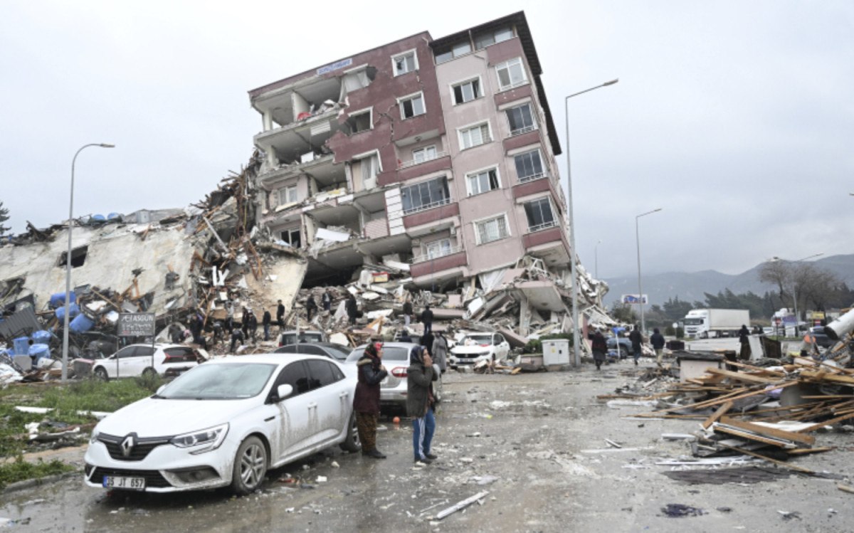 Asrın Felaketi: Türkiye'de Deprem Sonrası Yaşananlar