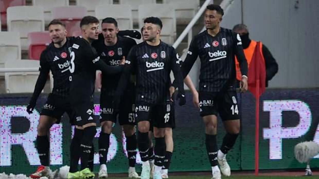 Beşiktaş, Sivasspor'u 2-0 Yenerek 3 Puan Aldı