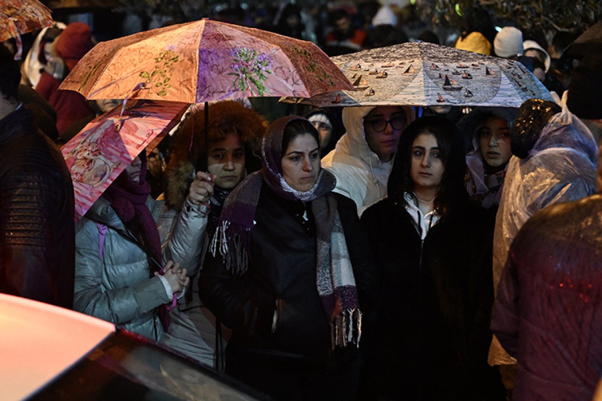 Depremzedeler Asrın Felaketini Anıyor