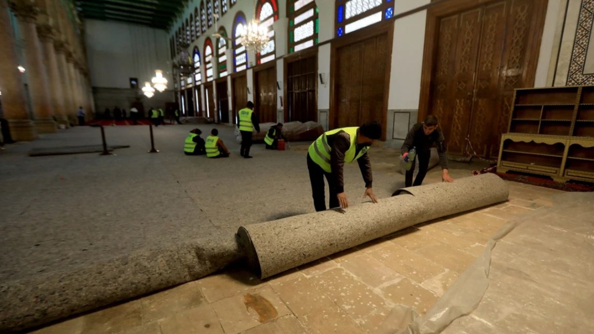 Emevi Camii'nin Halı Yenileme Çalışmaları Tamamlandı