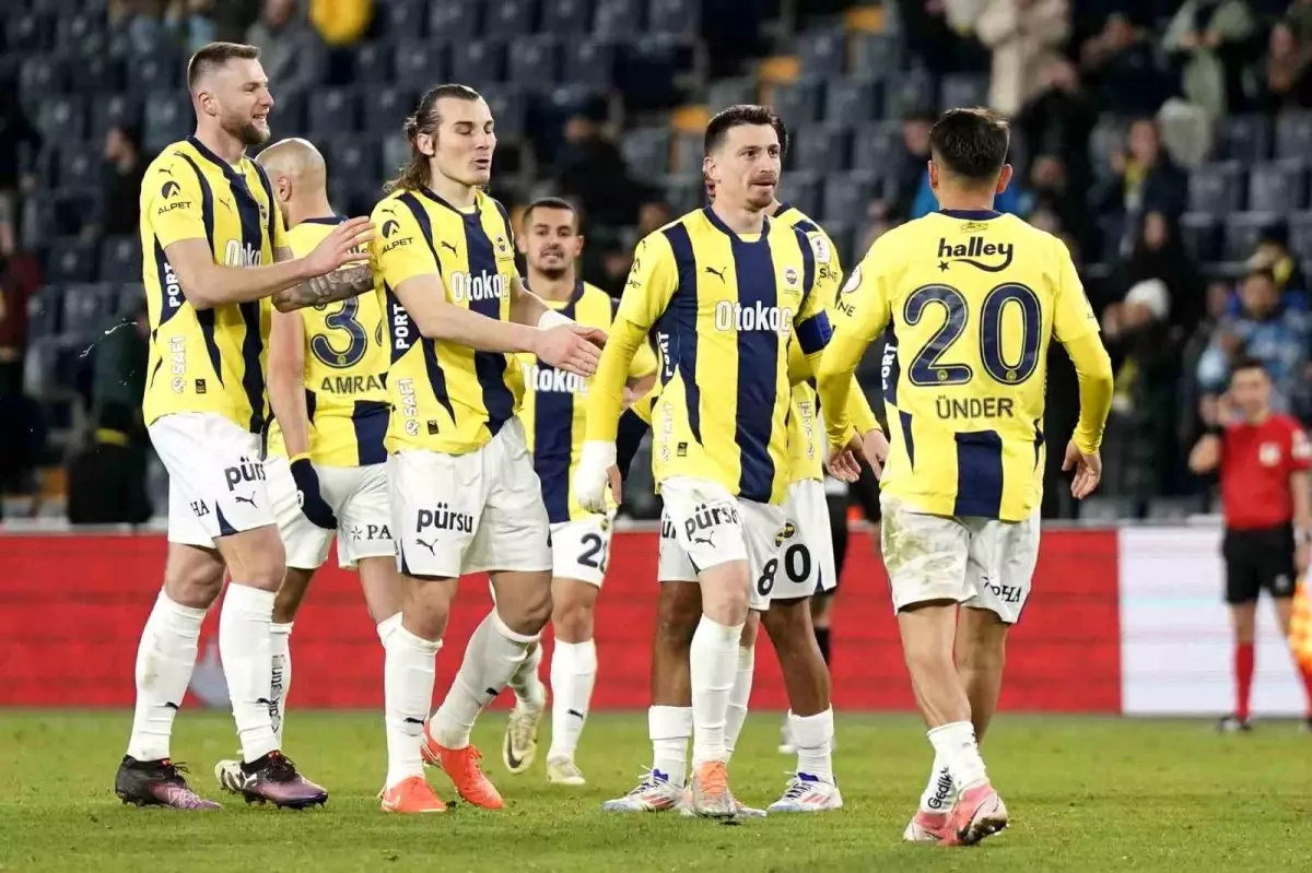 Fenerbahçe, Erzurumspor'u 5-0 Mağlup Etti