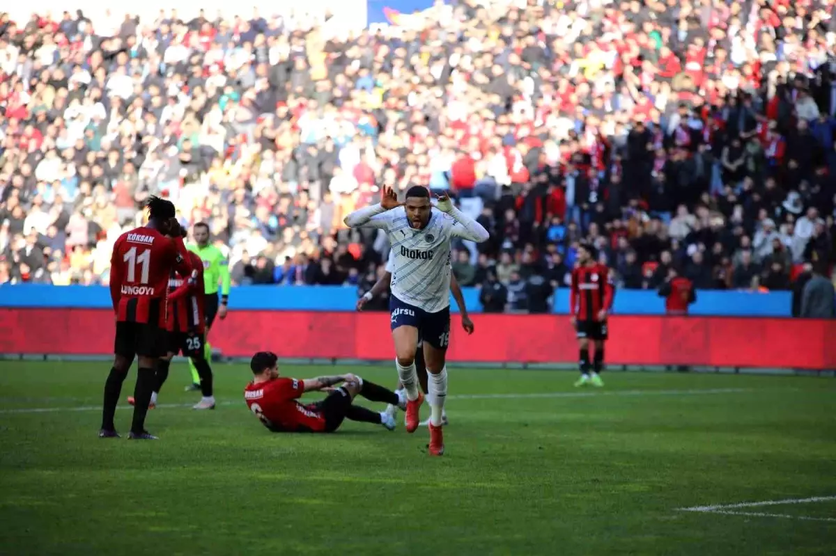 Fenerbahçe, Gaziantep FK'yı 4-1 Mağlup Ederek Çeyrek Finale Yükseldi