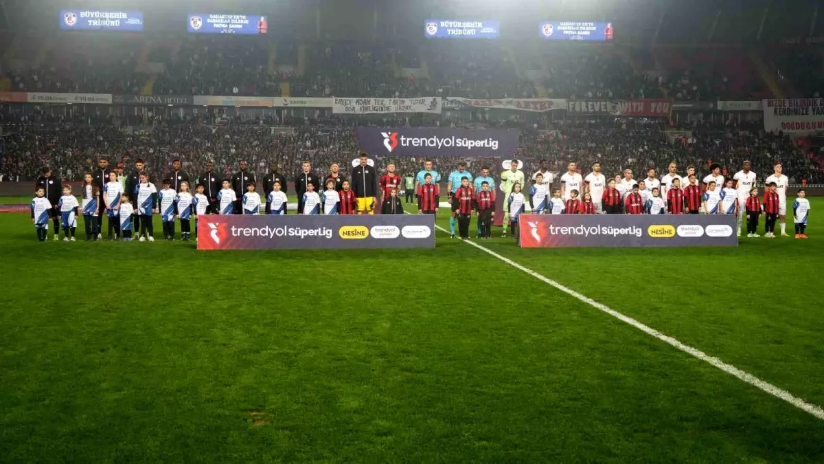 Galatasaray, Gaziantep FK'ya Karşı 1-0 Önde