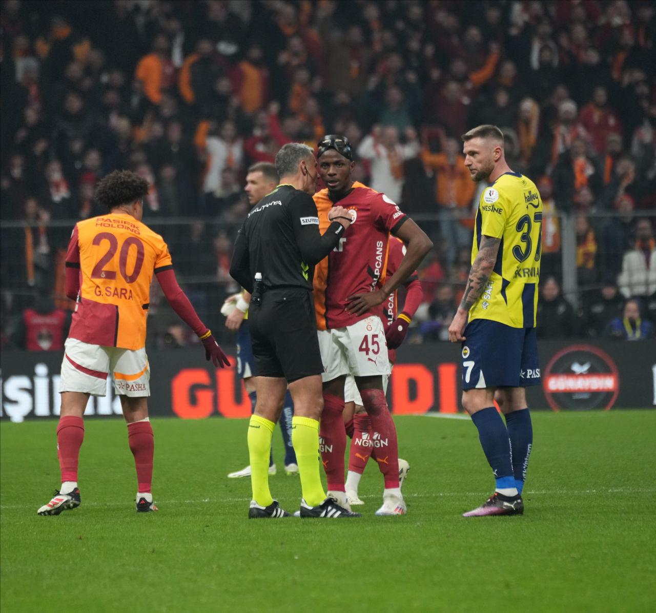 Galatasaray ve Fenerbahçe'nin Fikstürü ve İkili Averaj Durumu