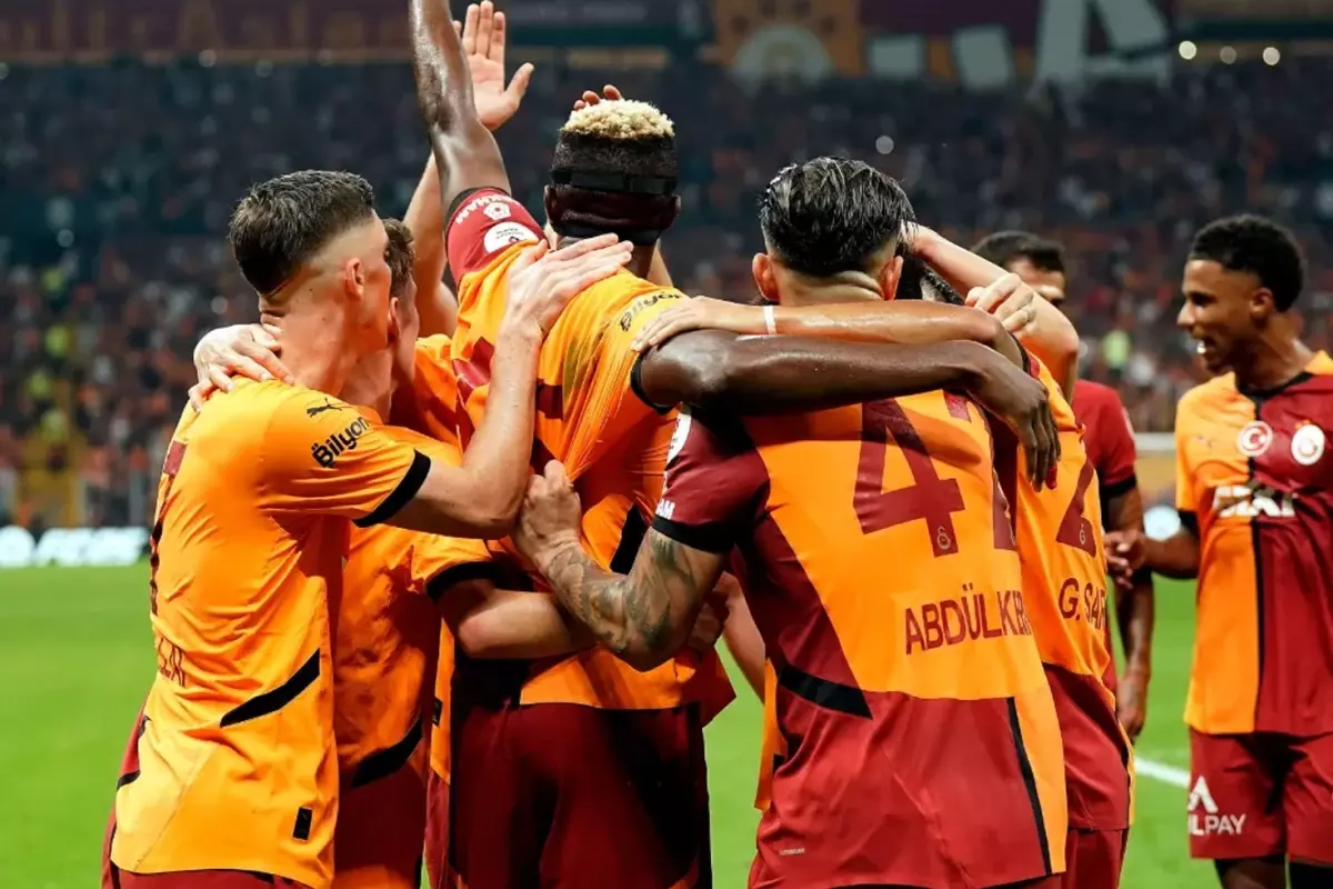 Galatasaray'ın Abdülkerim Bardakcı'sı Bilinçli Kart Görme Nedeniyle PFDK'ya Sevk Edildi