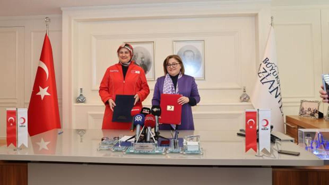 Gaziantep Büyükşehir Belediyesi ile Kızılay Arasında İnsani Yardım Protokolü İmzalandı