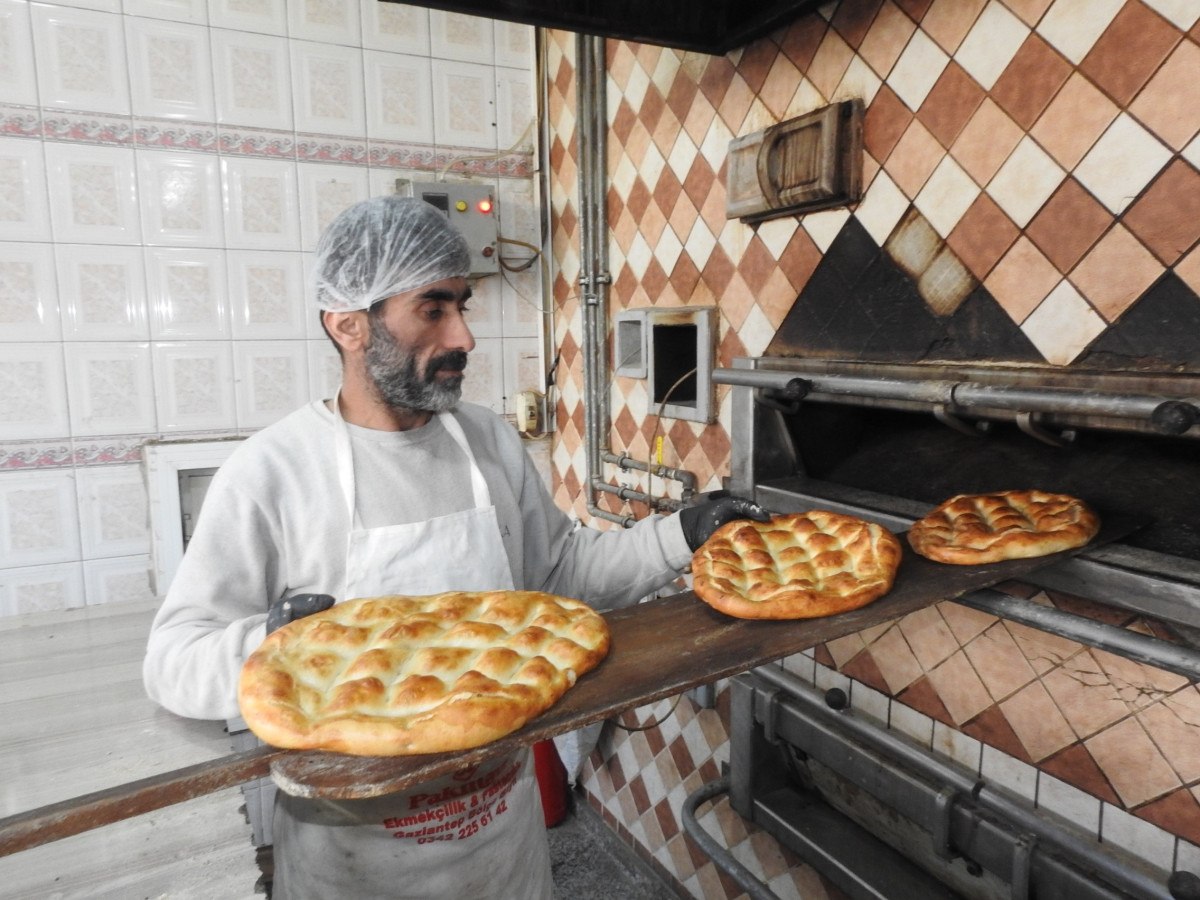 Gaziantep'te Ramazan Pidesi Hazırlıkları Başladı