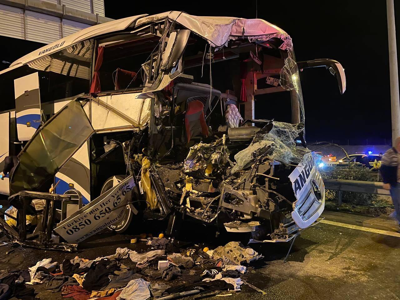 Gaziantep'te Zincirleme Trafik Kazası: 1 Ölü, 19 Yaralı