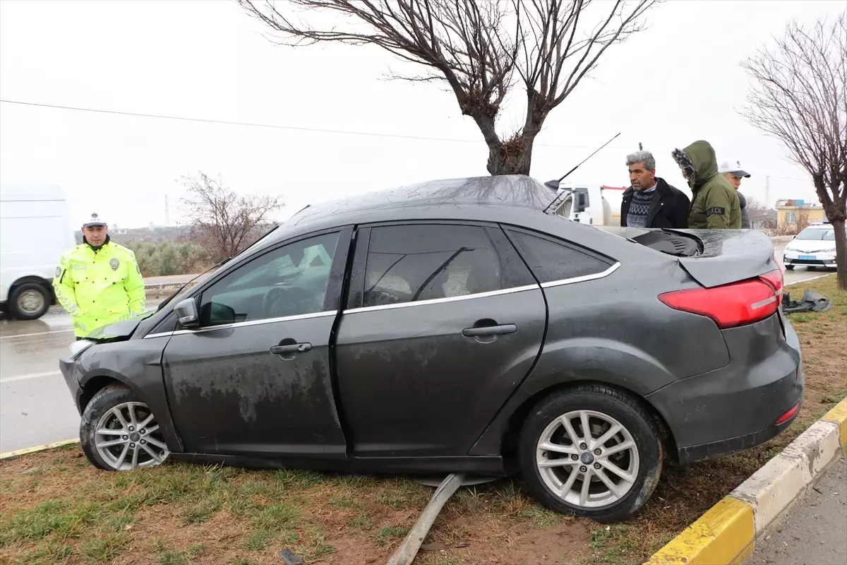 Kilis'te Trafik Kazası: 3 Yaralı