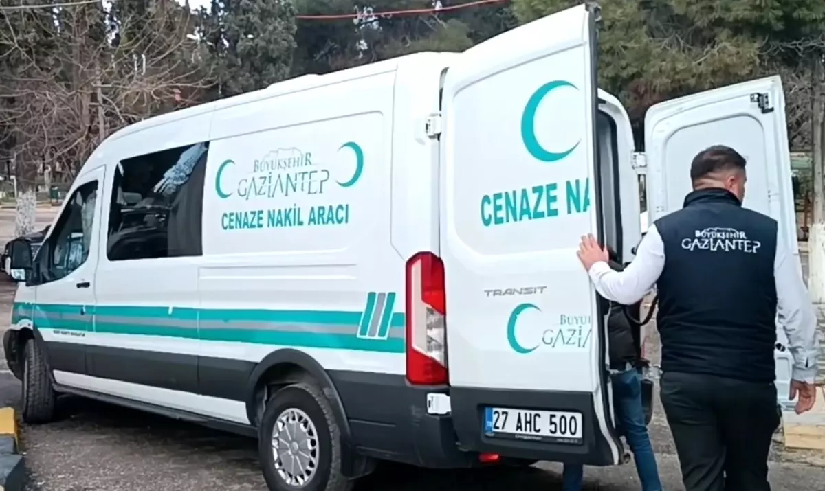 Nizip'te 17 Yaşındaki Genç Kız Trafik Kazasında Hayatını Kaybetti