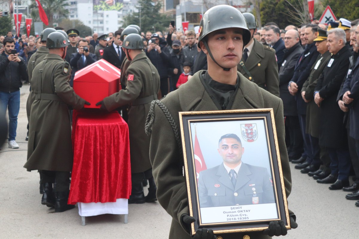 Şehit Osman Oktay İzmir'de Son Yolculuğuna Uğurlandı