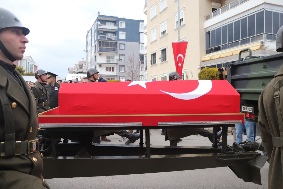 Şehit Osman Oktay İzmir'de Son Yolculuğuna Uğurlandı