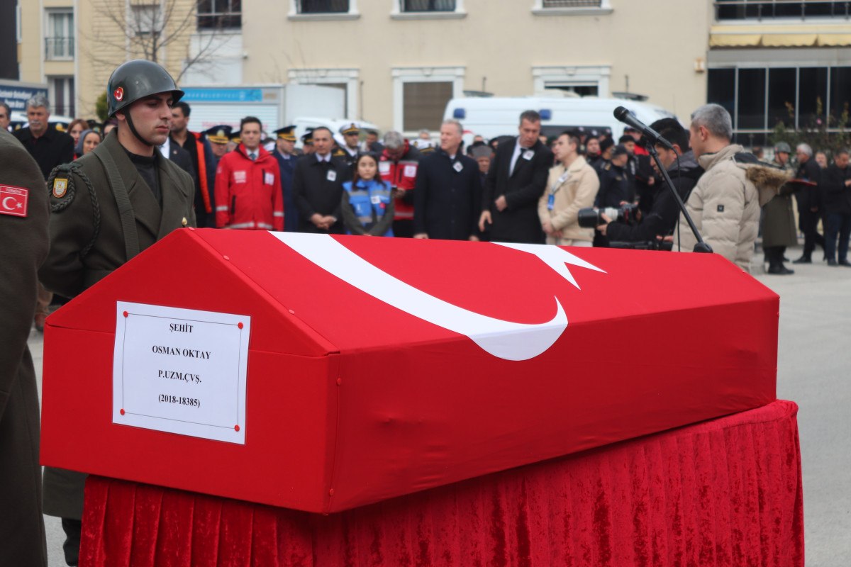 Şehit Osman Oktay İzmir'de Son Yolculuğuna Uğurlandı