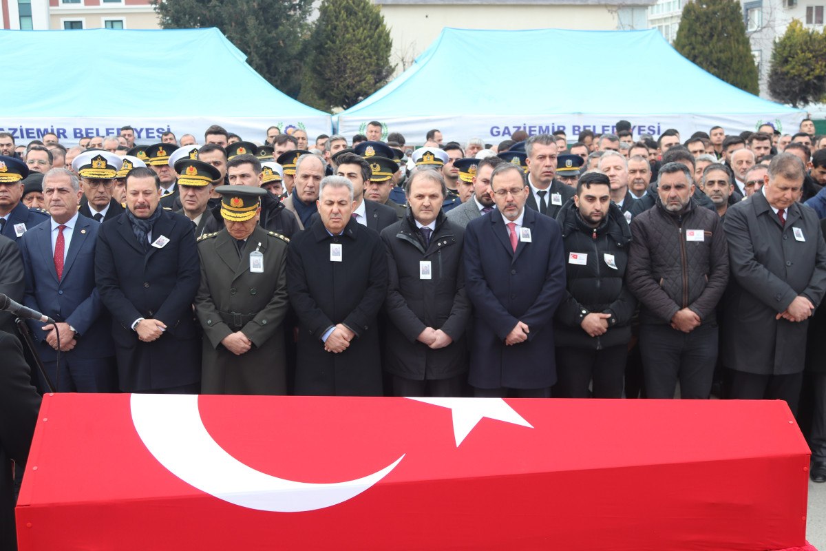 Şehit Osman Oktay İzmir'de Son Yolculuğuna Uğurlandı