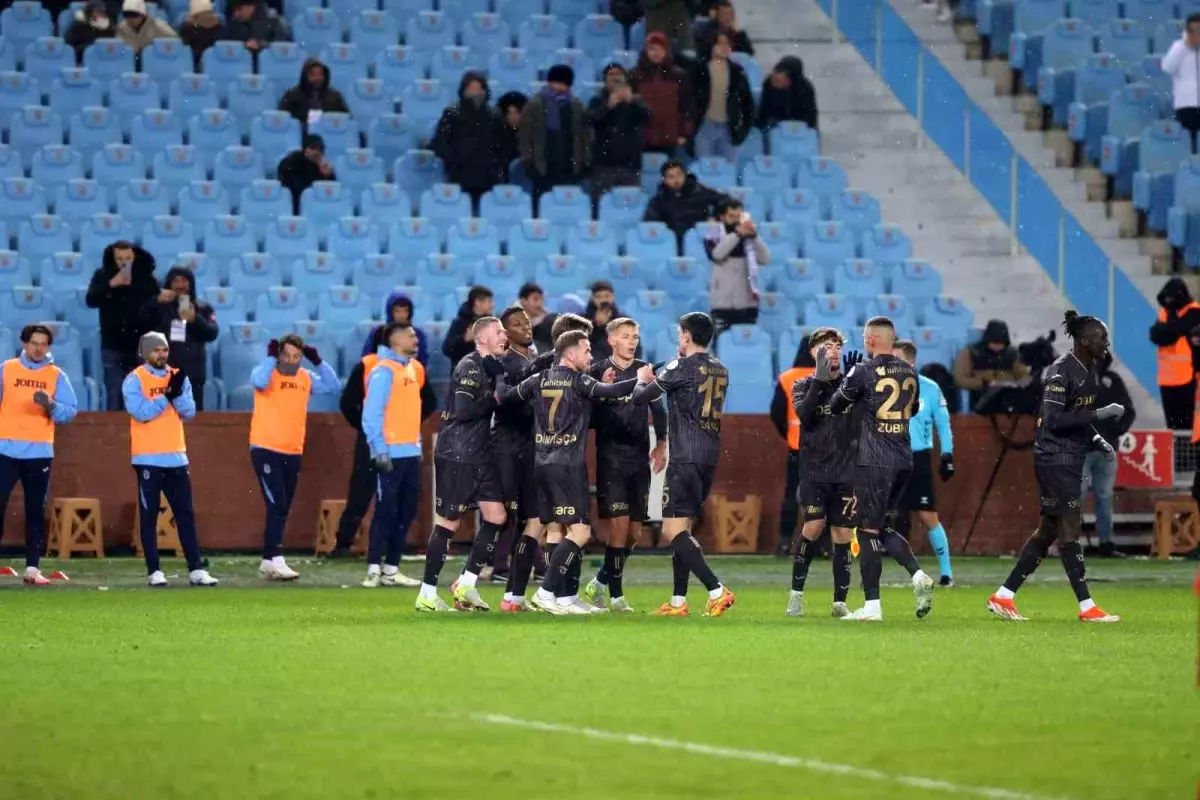 Trabzonspor, Gaziantep FK'yi 2-0 Mağlup Etti