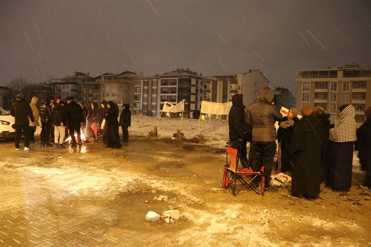 Türkiye, 6 Şubat Depremlerinde Hayatını Kaybedenleri Andı