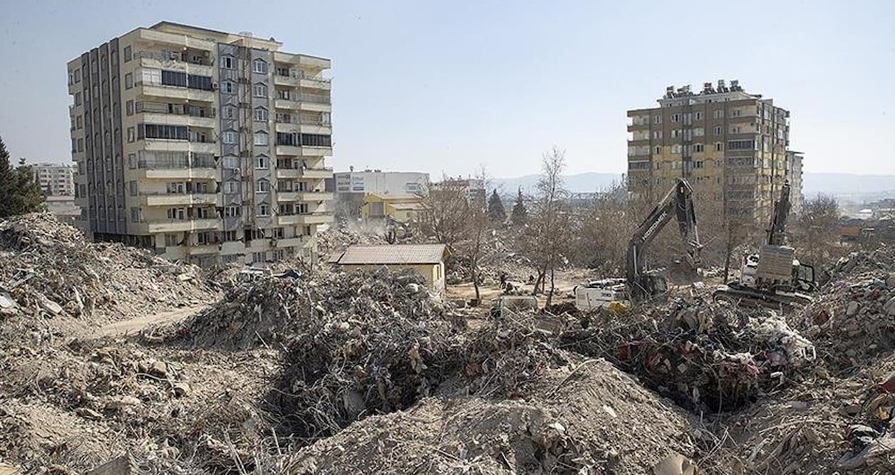 77 Deprem Davasında Sadece 84 Kamu Görevlisi Yargılanıyor