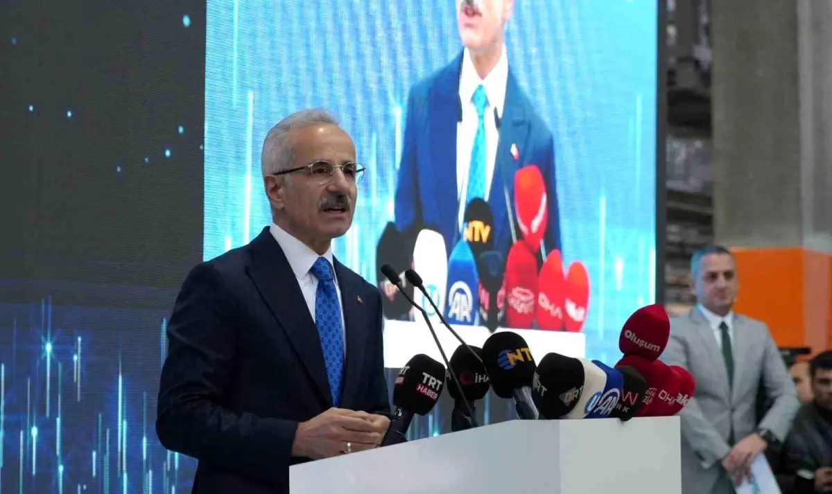 Bakan Uraloğlu'ndan Gaziray Projesi Açıklamaları ve Yerli Tren Seti Teslimatı