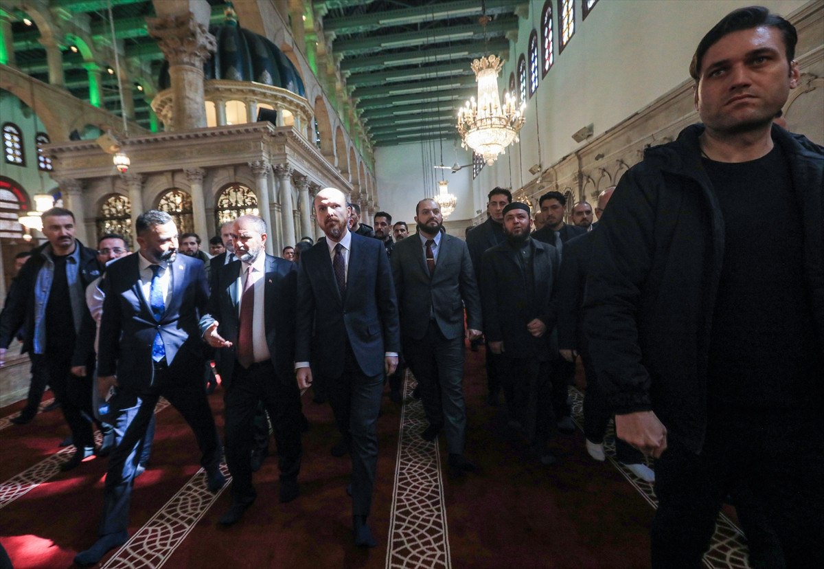 Bilal Erdoğan, Şam'daki Emevi Camii'nde Gaziantep Halıları ile Temaslarda Bulundu