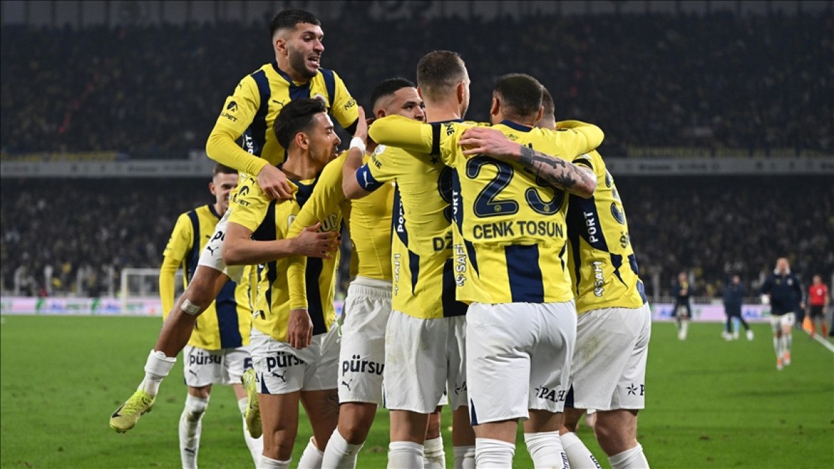 Fenerbahçe'nin Antalyaspor Maçı Öncesi Muhtemel İlk 11 ve Durum Değerlendirmesi