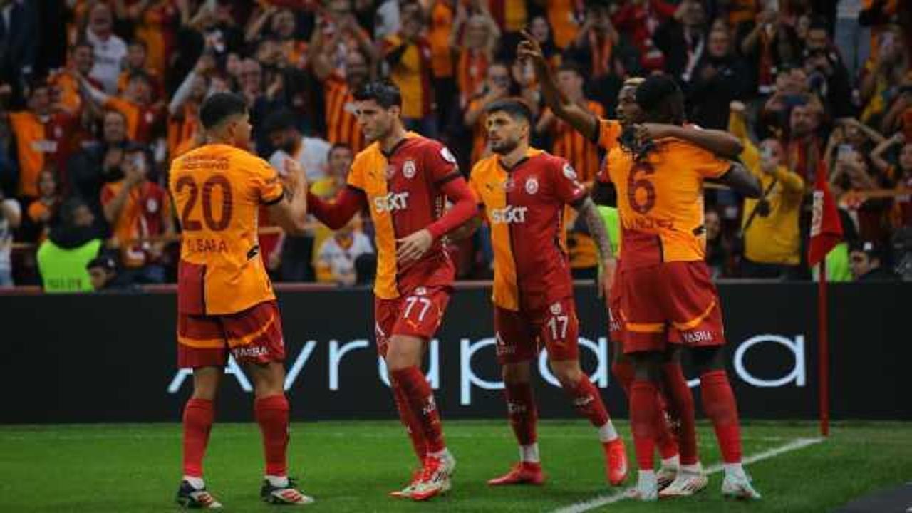 Galatasaray, Antalyaspor'u 4-0 Mağlup Ederek 9. Kez Kalesini Gole Kapadı