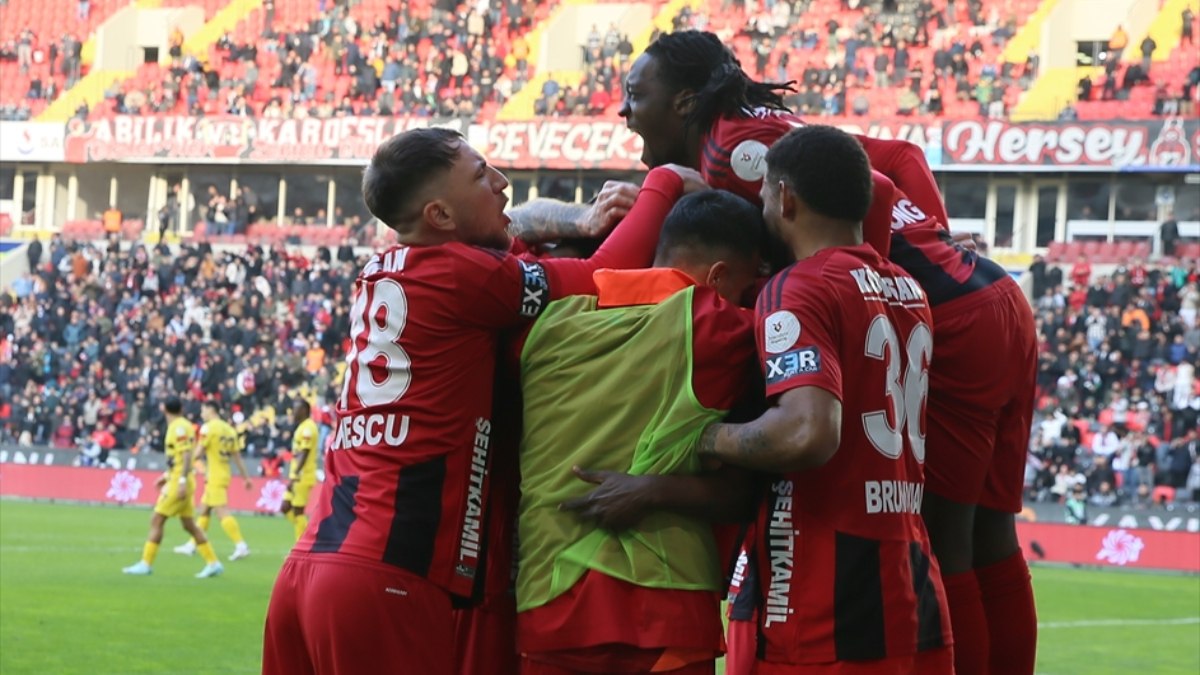 Gaziantep FK, Eyüpspor'u 3-1 Yenerek Öne Geçti