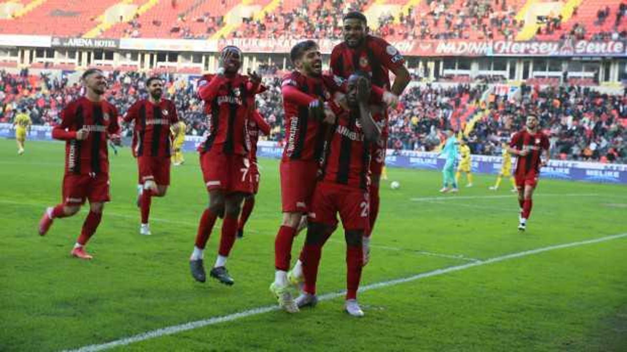 Gaziantep FK Eyüpspor'u 3-1 Yenerek Üst Sıralara Yükseldi