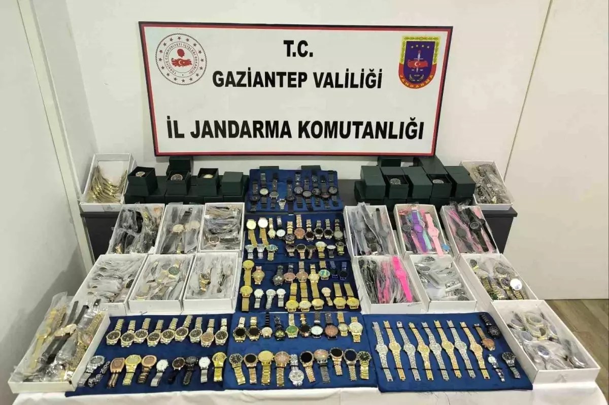 Gaziantep'te 3 Milyon TL Değerinde Kaçak Taklit Saat Ele Geçirildi