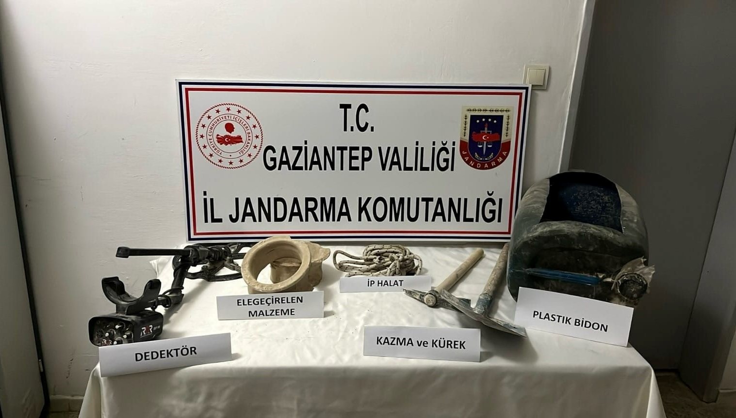 Gaziantep'te Kaçak Kazı Operasyonu: 2 Gözaltı