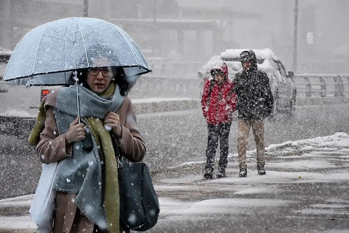 Meteoroloji, 26 İle Sarı Kodlu Fırtına Uyarısı Yaptı: İstanbul'a Kar Yağışı Bekleniyor