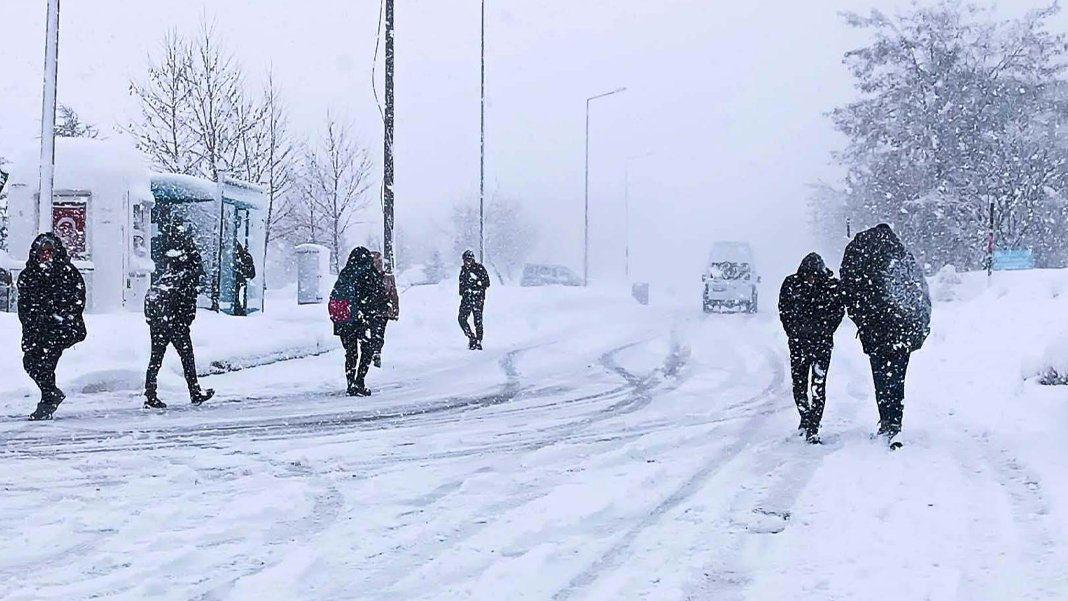 Meteoroloji'den Yeni Kar Uyarısı: Geri Dönüyor!