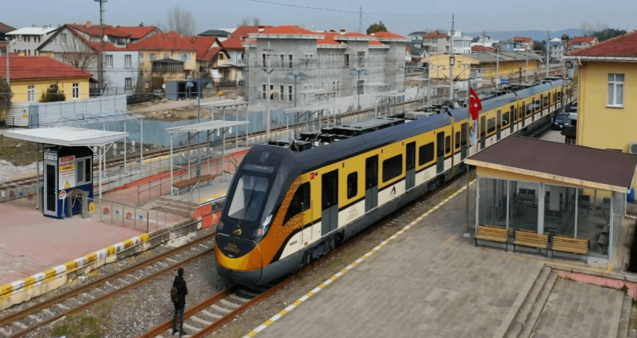 Milli Banliyö Tren Seti Gaziantep'e Teslim Edildi