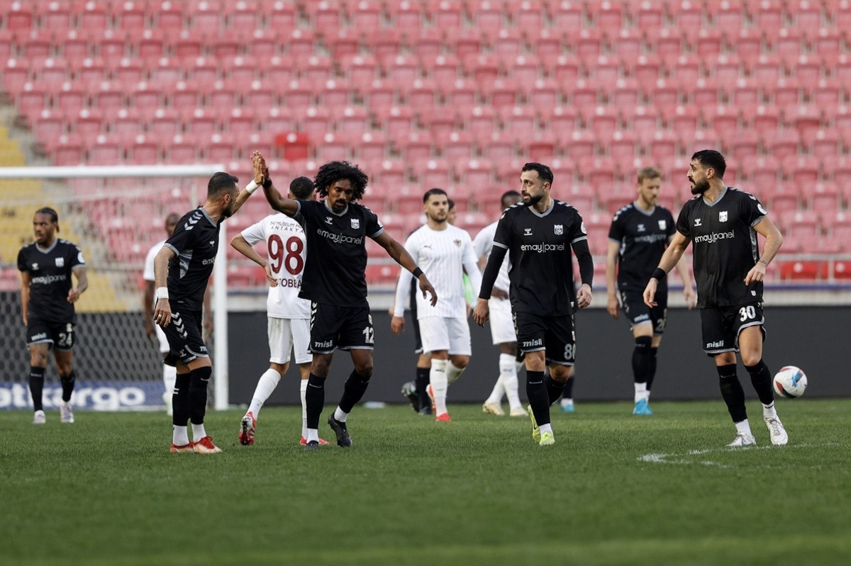 Süper Lig'de Düşme Hattındaki Takımların Mücadelesi