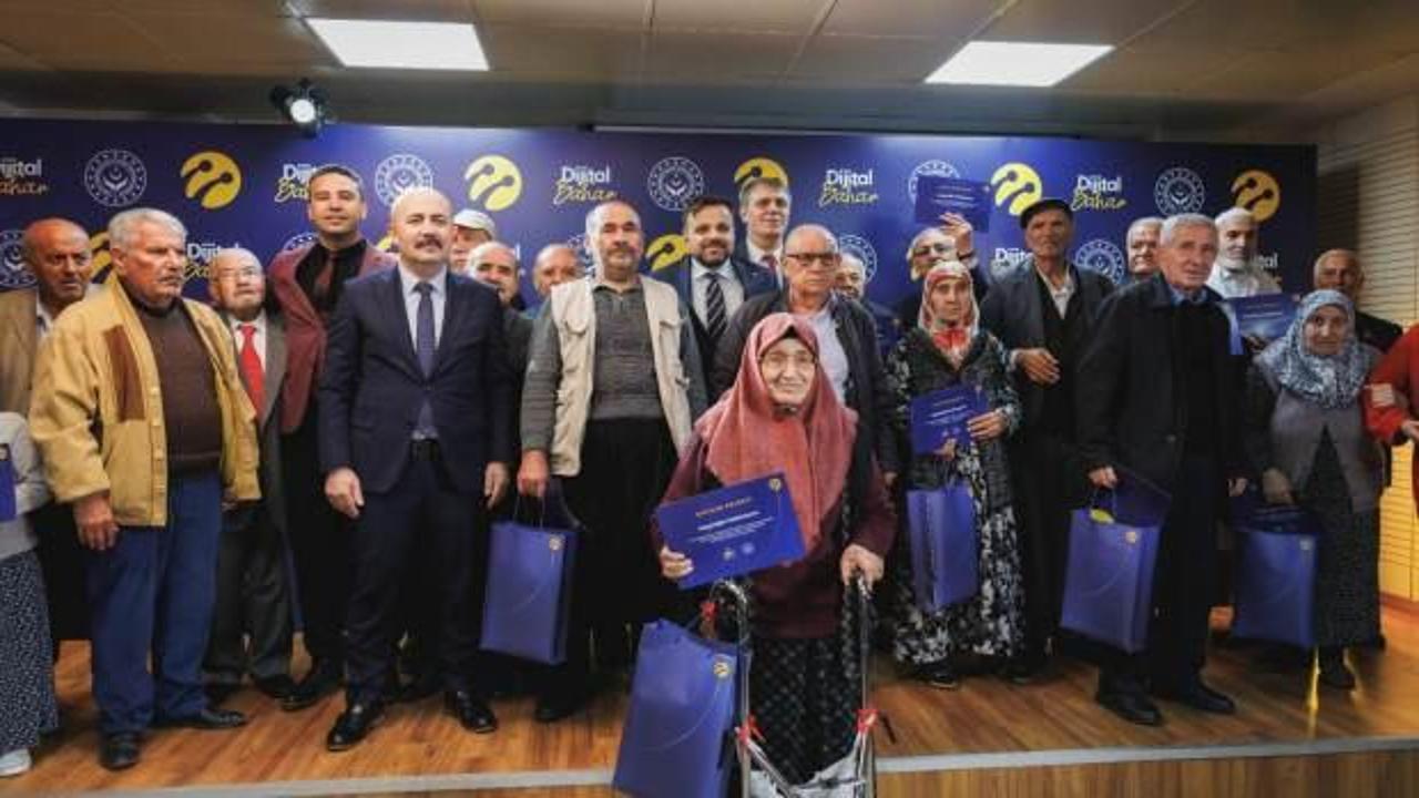 Turkcell, Huzurevlerinde Teknoloji Odaları Açıyor