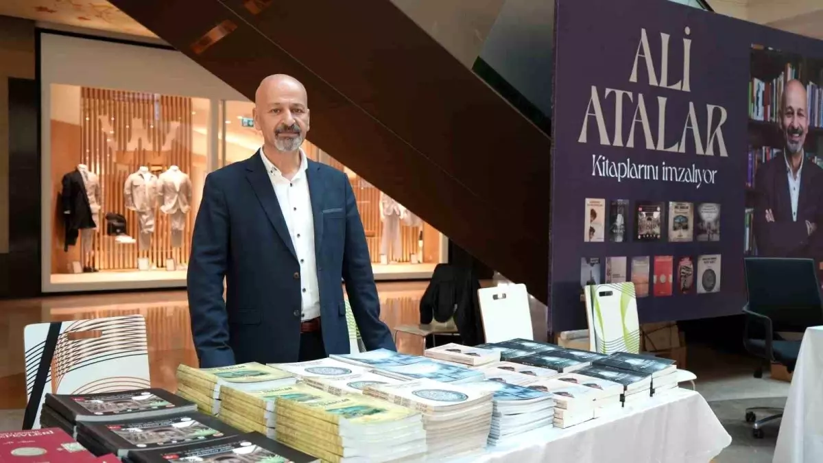 Ali Atalar Okurlarıyla SANKO Park'ta Buluştu