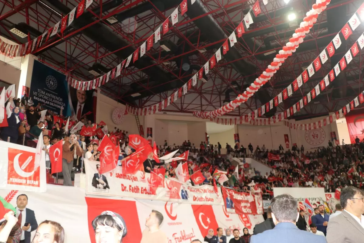 Erbakan: Fakirliği Ortadan Kaldıracağız