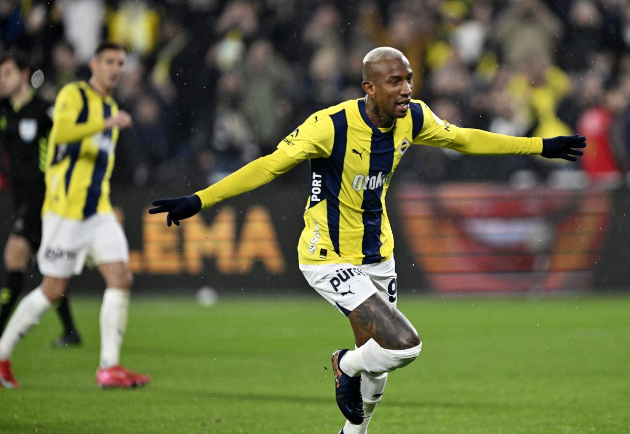 Fenerbahçe ve Galatasaray'ın Kalan Maçları: Şampiyonluk Yarışı Kızışıyor