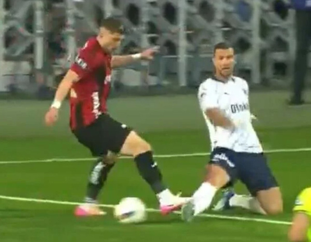 FENERBAHÇE'NİN PENALTI İTİRAZI