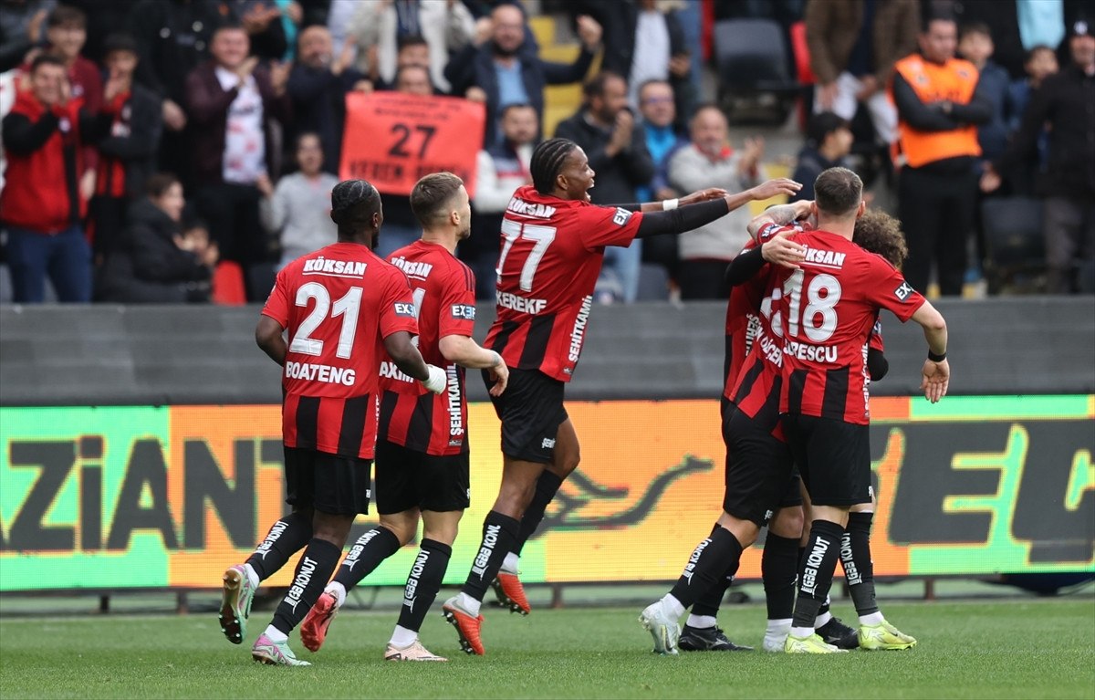 Gaziantep FK, Hatayspor'u Deplasmanda 2-1 Yenerek 3 Puan Aldı