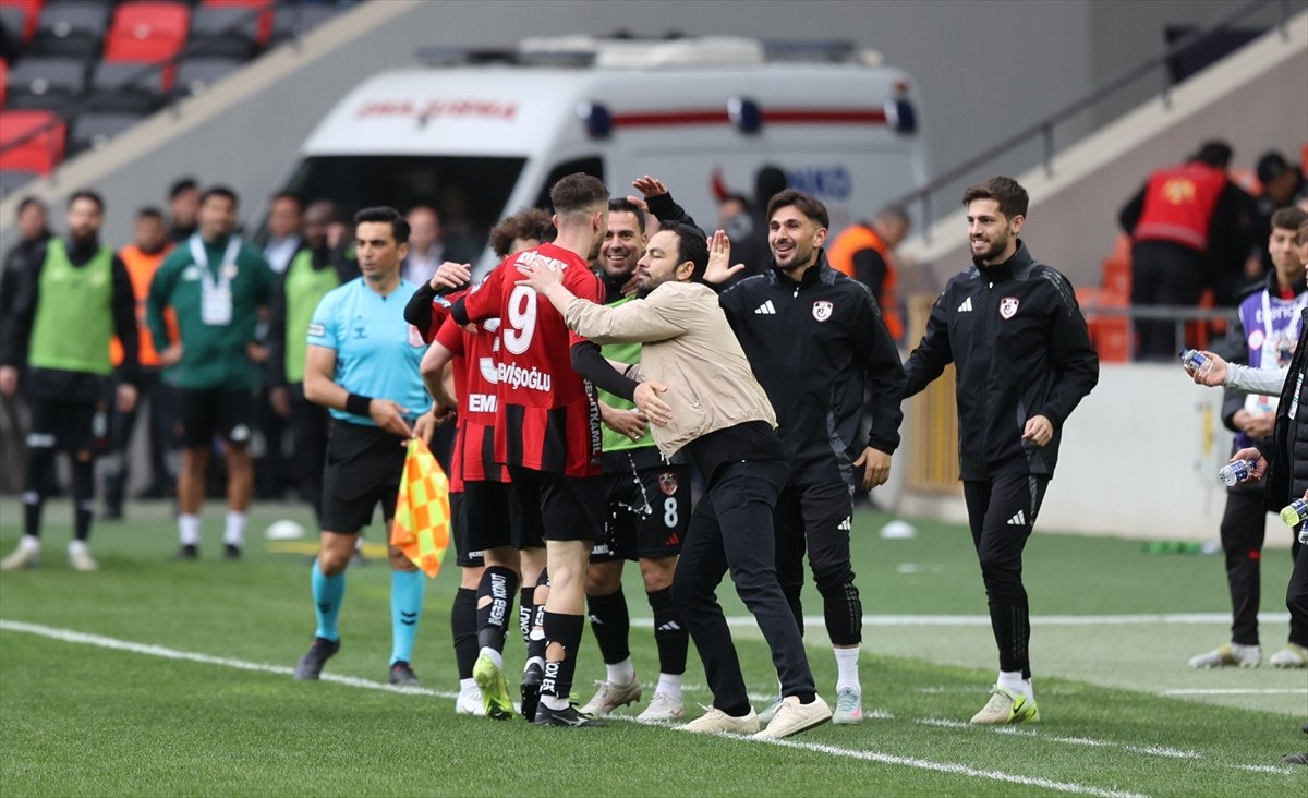 Gaziantep FK, Hatayspor'u Deplasmanda 2-1 Yenerek 3 Puan Aldı