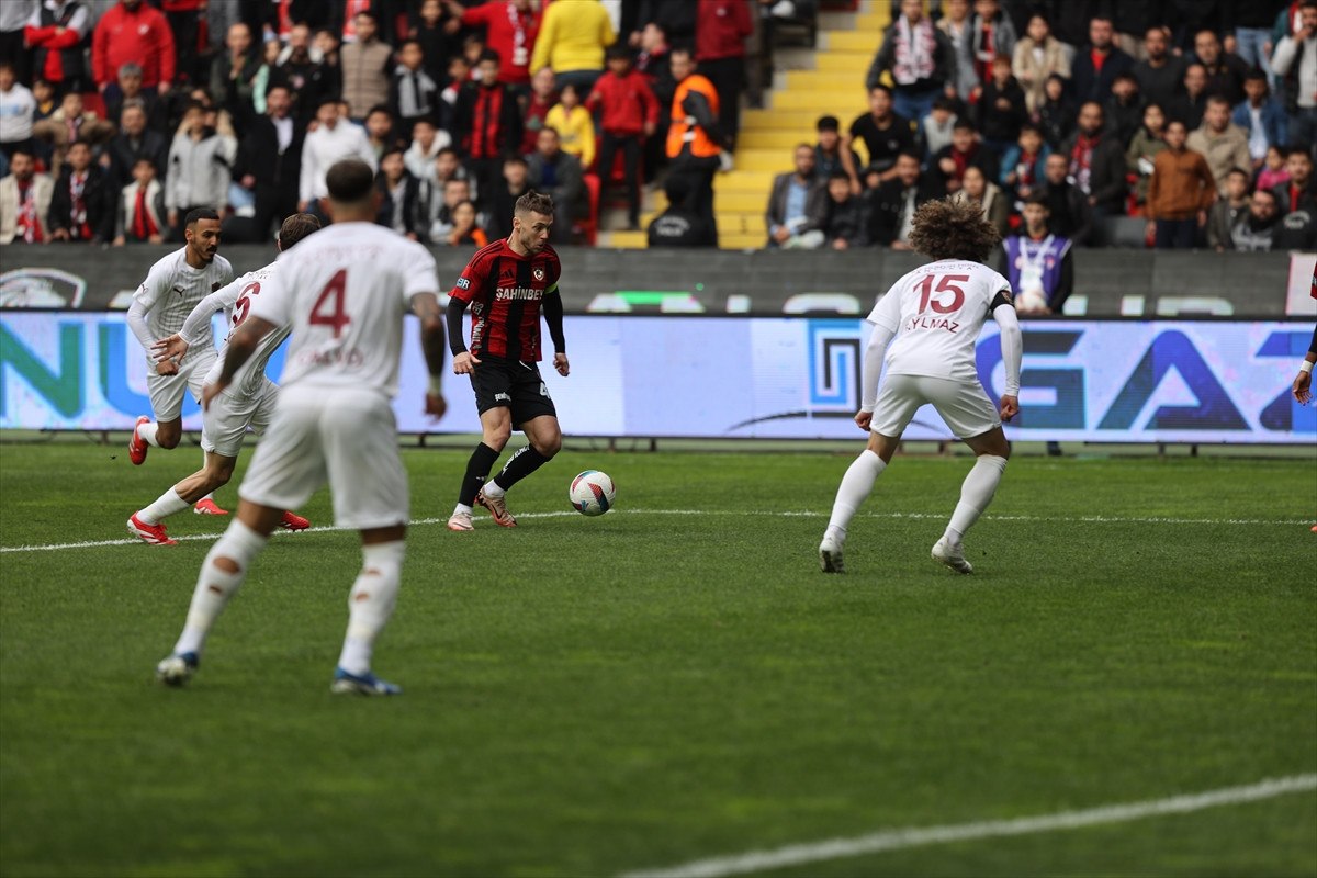 Gaziantep FK, Hatayspor'u Deplasmanda 2-1 Yenerek 3 Puan Aldı