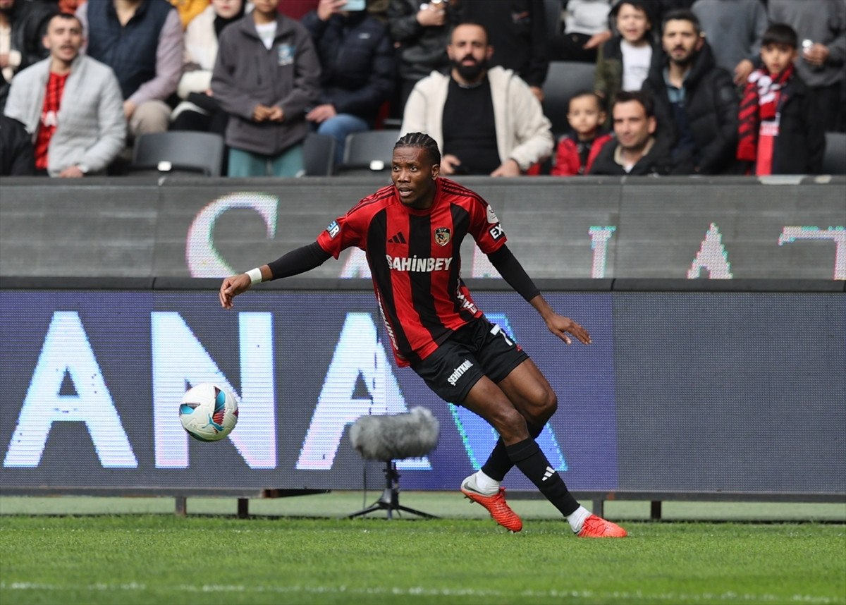 Gaziantep FK'ya Fenerbahçe maçı öncesi iki kötü haber
