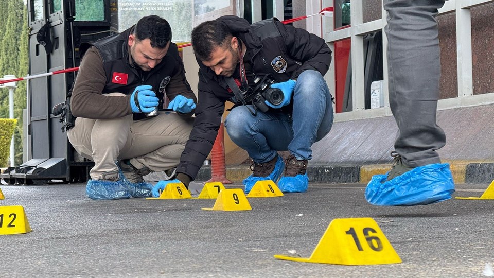 Gaziantep Havalimanı'nda Arbede: Polis ve Şüpheli Yaralandı
