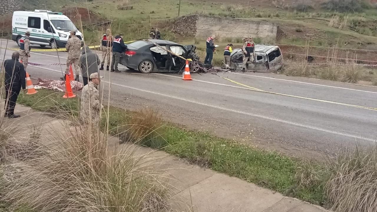 Gaziantep'te Trafik Kazası: 2 Ölü, 2 Yaralı